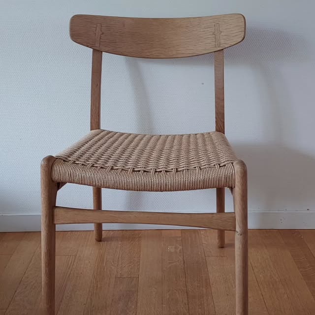 Wegner CH 23 i eik med nyflettet sete i papirsnor